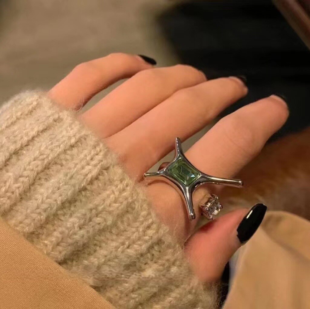 Green Imitation Gemstone Star Ring